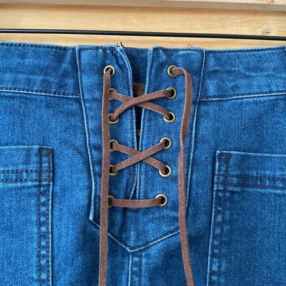 Design Lab Lord & Taylor Size 30 Cotton Blend Denim Lace Up Denim Shorts - Picture 3 of 9